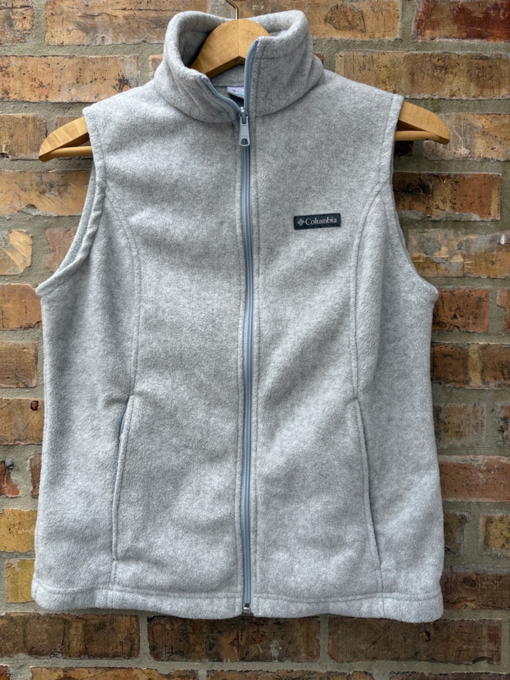 Columbia Women’s Grey Fleece Vest with Pockets size Medium
